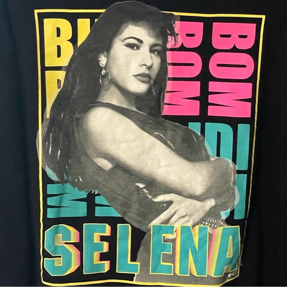 NWOT Large Selena black long sleeve graphic hooded sweater w/kangaroo pockets - Picture 9 of 15